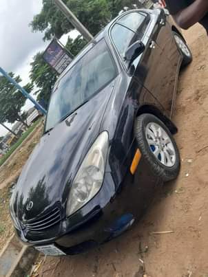 A picture of Registered Lexus es 330 painted on first body 2004 model