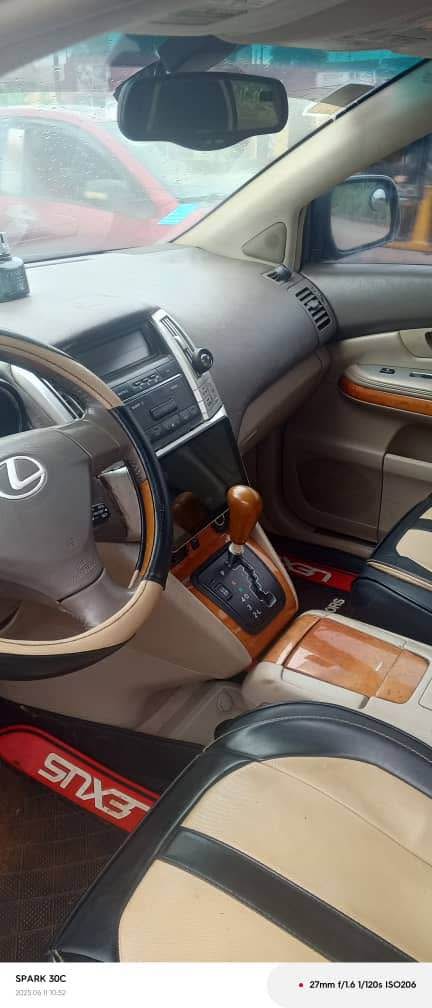 A picture of Distress Lexus RX 330