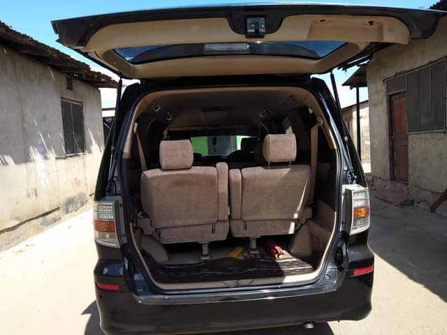 A picture of TOYOTA ALPHARD 0672847429 WhatsApp