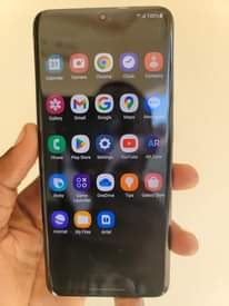 A picture of SAMSUNG S20 5G. AT ONLY 320000.