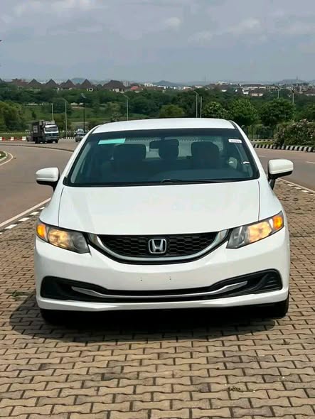 A picture of NGN11 500 000 Honda Civic 2014 MODEL