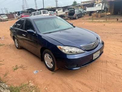 A picture of 2005 Toyota Camry