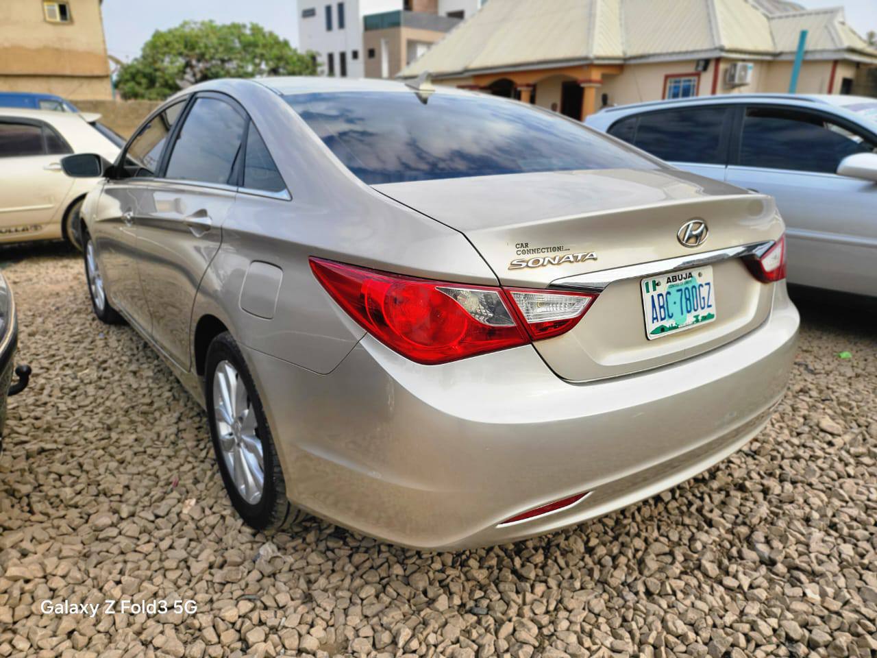 A picture of Hyundai sonata 2011