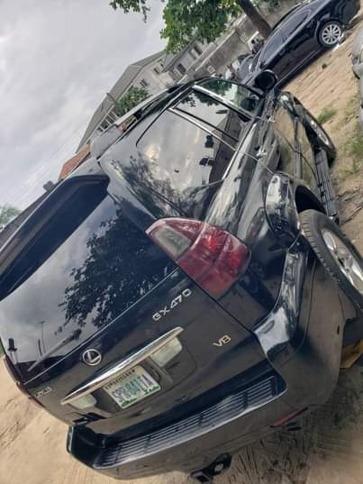 A picture of RUSH RUSH RUSH PRICE SLASHED FOR THIS LEXUS GX470 Absolutely