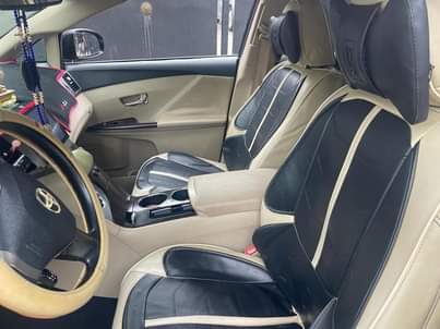A picture of 2010 Toyota venza registered v4