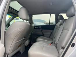 A picture of Buy and drive direct tokumbo Clean Toyota Highlander 2013 model