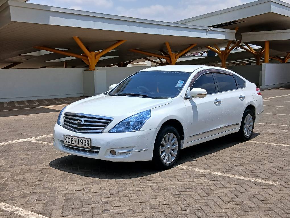 nissan teana