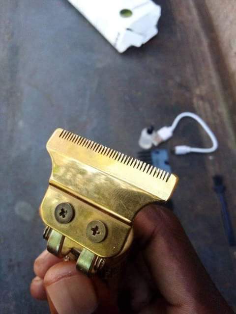 A picture of Vintage T9 hair trimmer professional