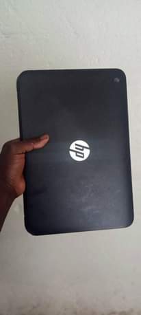 A picture of HP chrome laptop