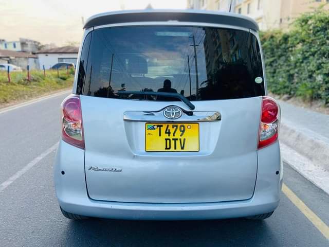 A picture of TOYOTA RACTIS