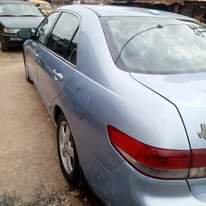 A picture of 04 first body Honda accord AC gear and engine perfect