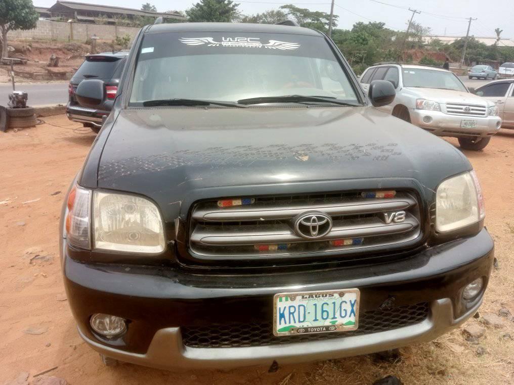 A picture of TOYOTA SEQUOIA V8 ENGINE CLEAN IN AND OUT ENGINE GEAR