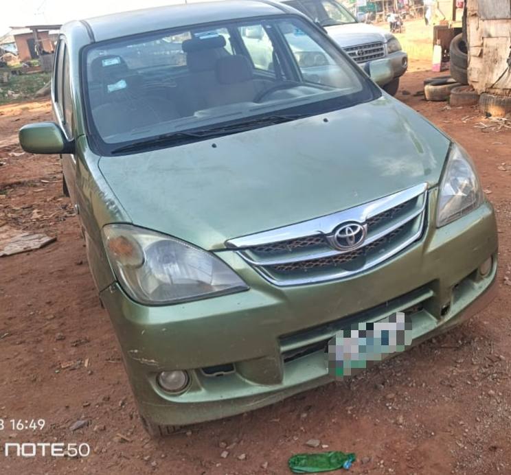 A picture of Urgent cash needed for this awoof Toyota Avanza engine Ac