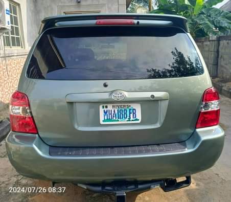 A picture of TOYOTA HIGHLANDER FAST DEAL Model 2005 Catalyst intact Duties duly