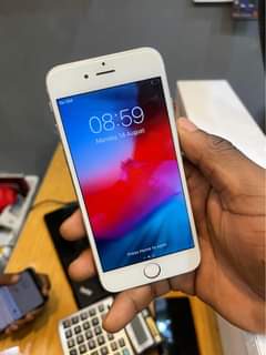 A picture of IPHONE 6 PLAIN