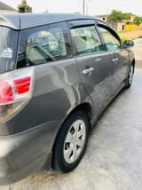 A picture of Toyota matrix 0 6 frist body