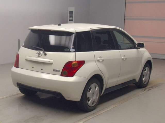 A picture of 2013 toyota aqua