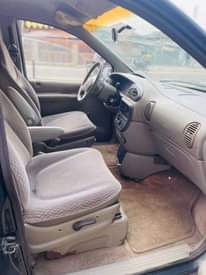 A picture of 2000 Dogde Caravan