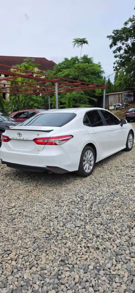 A picture of money needed DISTRESS SALE direct Belgium 2019 Toyota Camry FOR