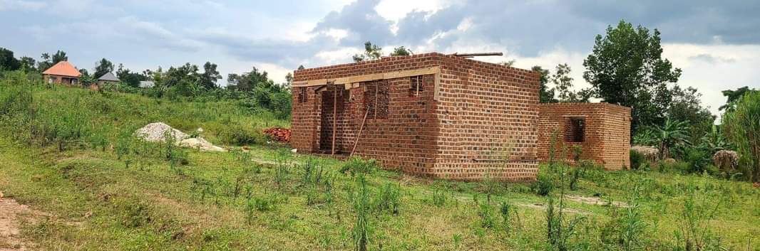 A picture of 0709106274 0774591471 50x100 12M UGX THOUGH INSTALLMENT ACCEPTABLE