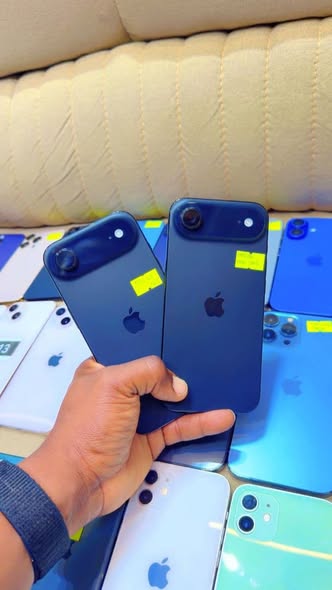 A picture of Iphones
