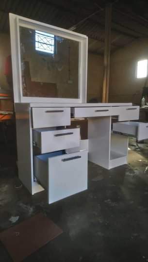 dressing table