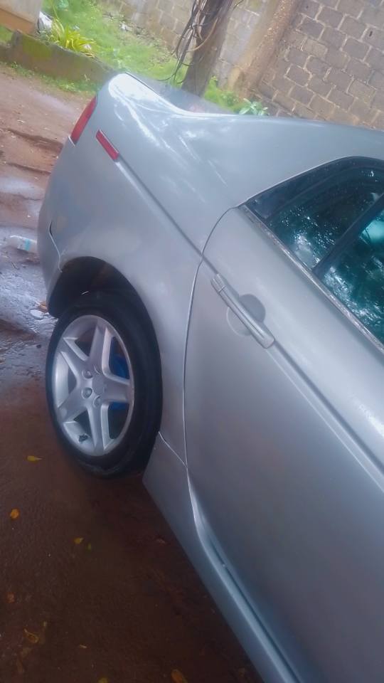 A picture of Neatly used Acura TL 04 for sale