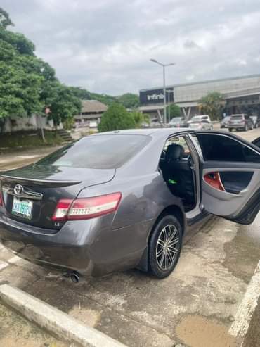 A picture of 2011 Toyota Camry in pristine condition with everything working perfectly