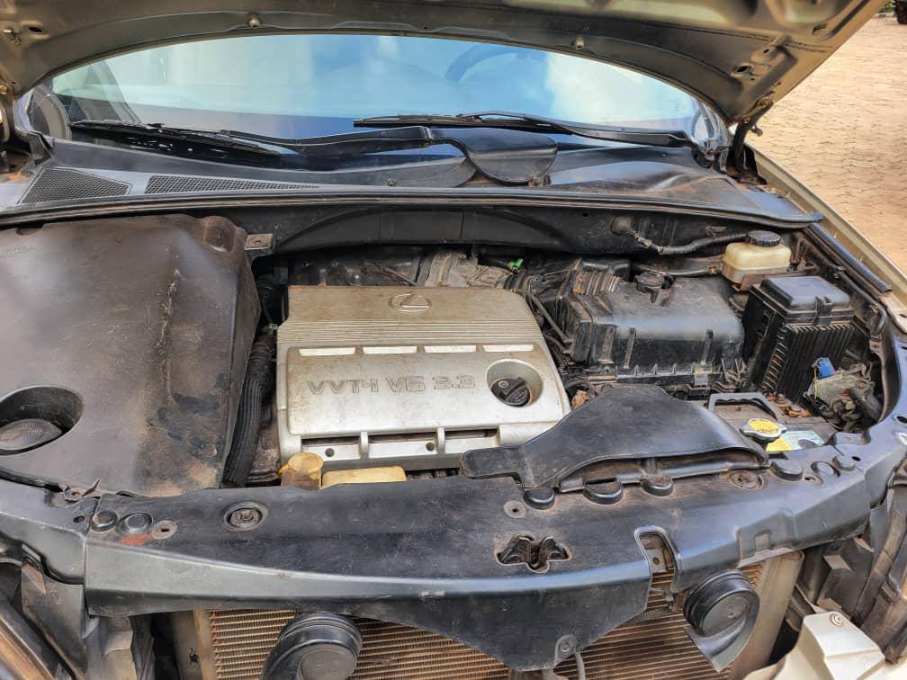 A picture of NIGERIAN USED LEXUS RX SUV MAKE LEXUS RX 330 MODEL