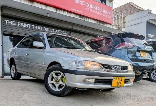 A picture of 0682392682 TOYOTA CARINA Colour SILVER Clean interior New tyre Sports