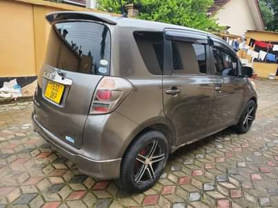 A picture of TOYOTA RACTIS