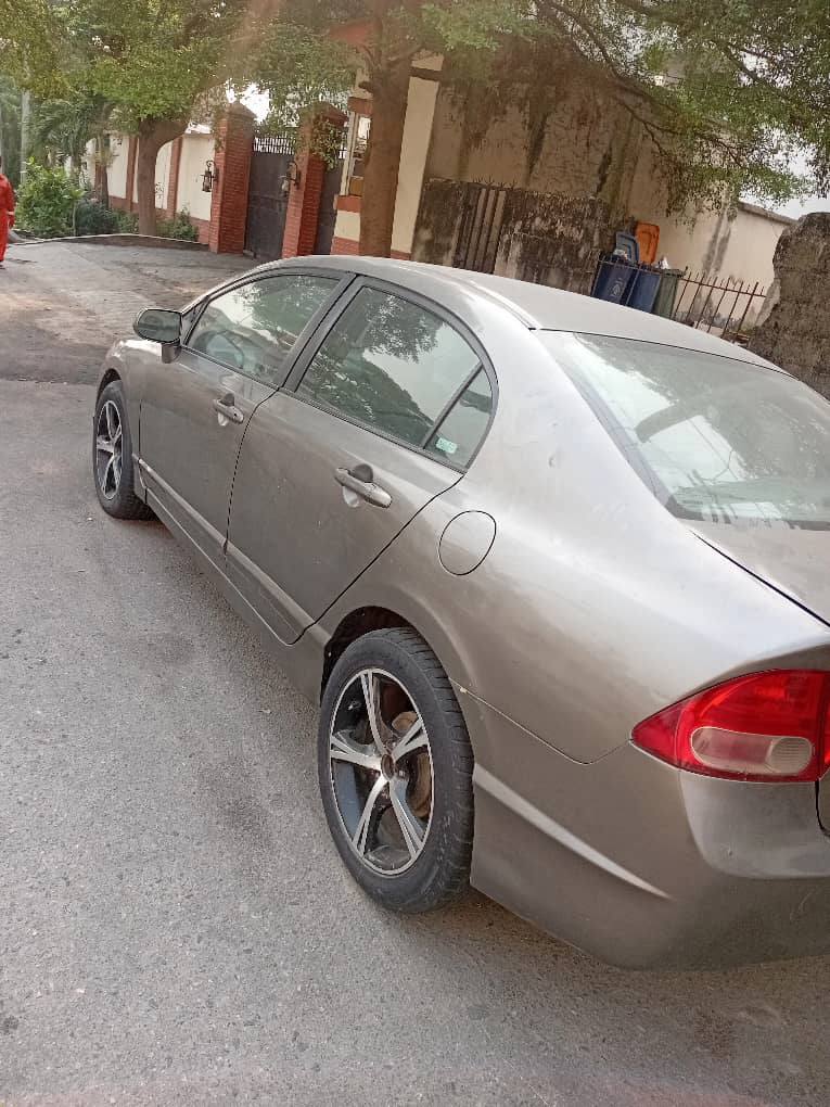 A picture of Honda Civic 2006 4 2m