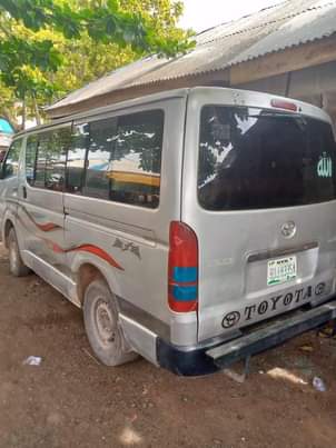 A picture of Toyota hummer 1 bus manual drive good engine and gear