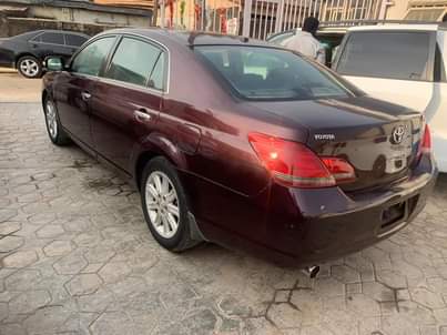 A picture of Sharp registered 2009 Toyota Avalon limited edition in perfect working