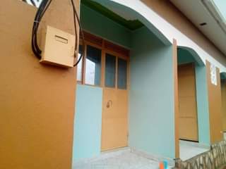A picture of Single rms for rent in Kawempe Katooke town at UGX130k.