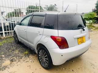 A picture of TOYOTA IST 0714058883