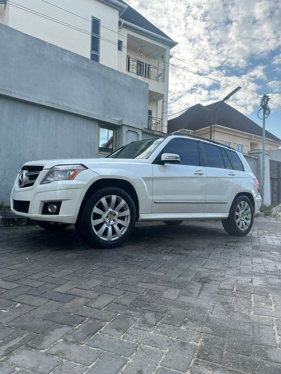 A picture of Extremely clean Mercedes Benz GLK 2011 super sharp