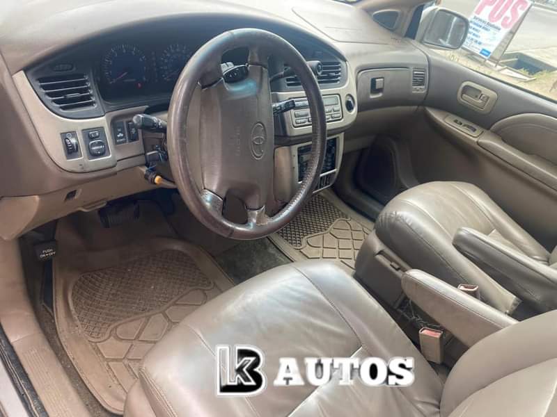 A picture of KB AUTOs Clean Toyota Sienna XLE Year 2000 model direct