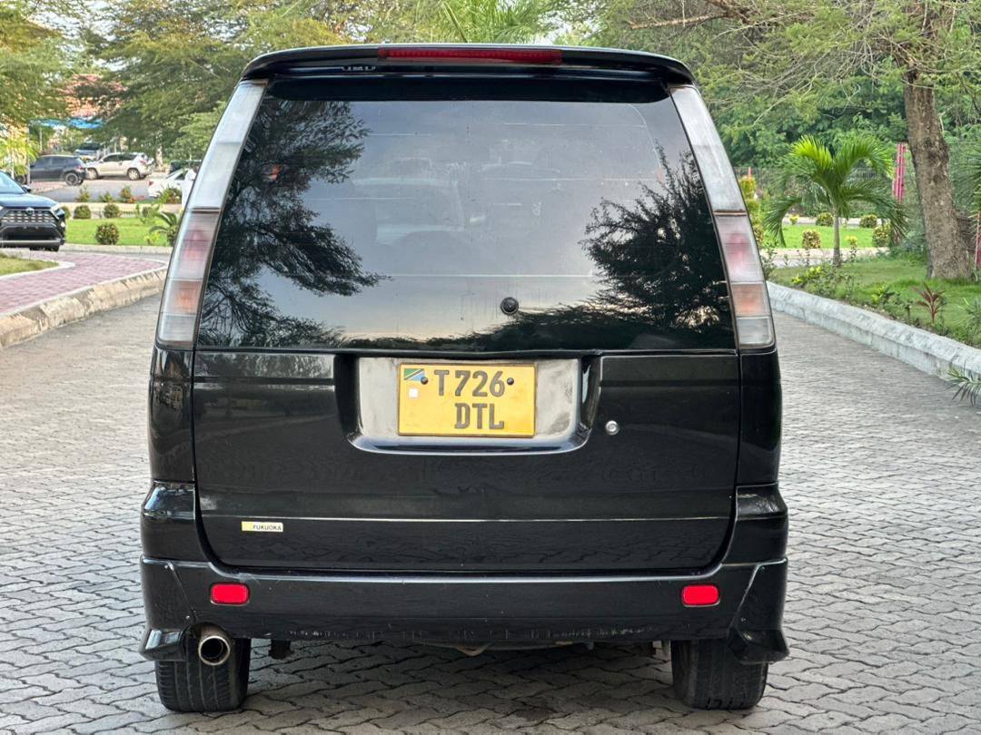 A picture of TOYOTA NOAH 0655340743