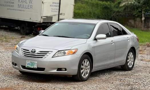 A picture of TOYOTA CAMRY