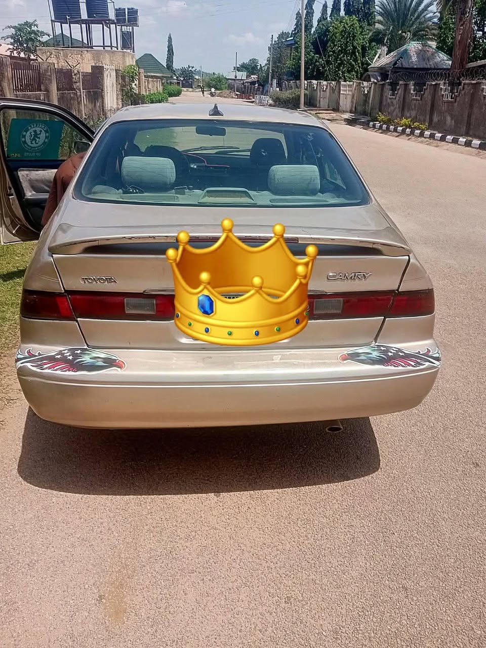 A picture of 2000 Toyota camry