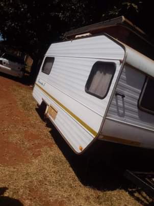 used nissan caravan