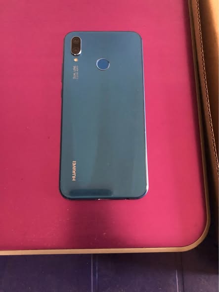 A picture of Huawei p20 lite Blue Uk used going for 95k