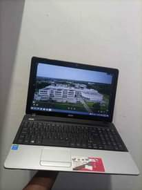 A picture of Acer laptop kaliii corei3