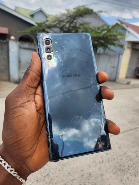 A picture of NOTE 10 SAMSUNG GB 256 140K