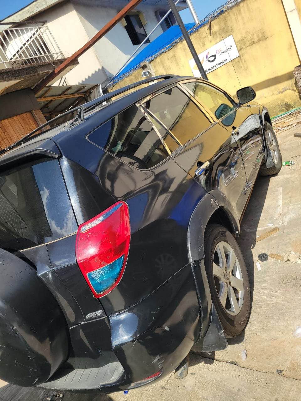 A picture of Toyota RAV4 2008 V6