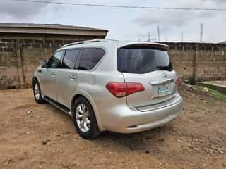 A picture of Infinity QX56 2012 model v8 Engine