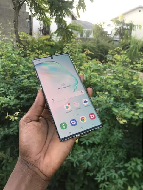 A picture of Samsung note 10