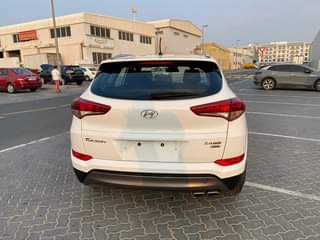 A picture of Hyundai Tucson 2016 gcc specs watsapp 0551513562
