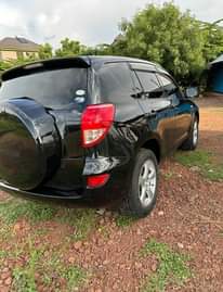 A picture of Toyota rav4 miss tanzania kali mno mpya imenyoka sana inatak
